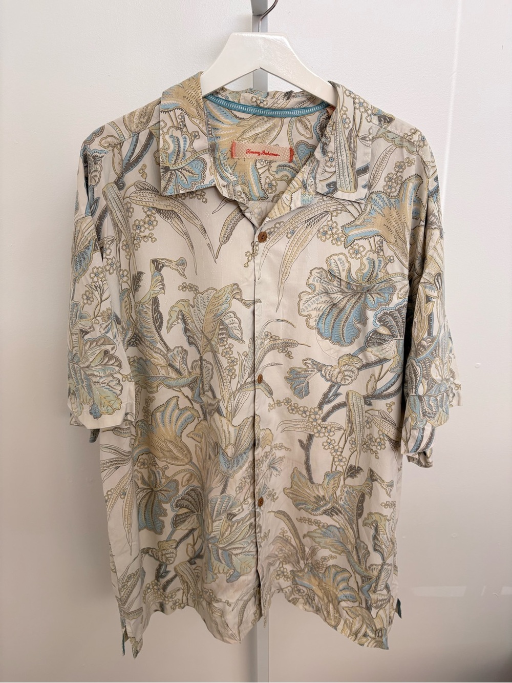 Tommy Bahama Beige Floral Print Casual Button-Down Shirt with Blue Accents